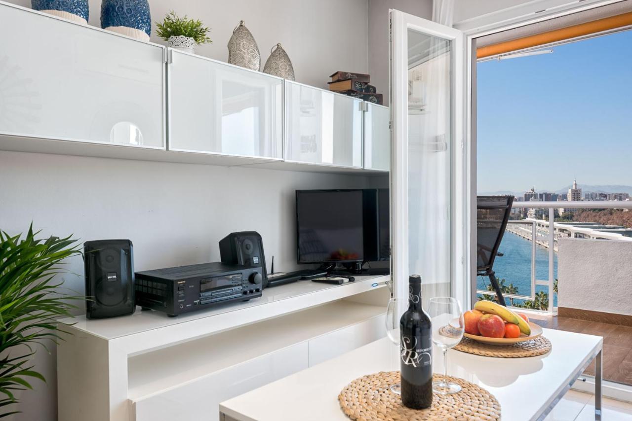 Susana Beach Apartment In Malaga By Solaga Holiday Homes ภายนอก รูปภาพ