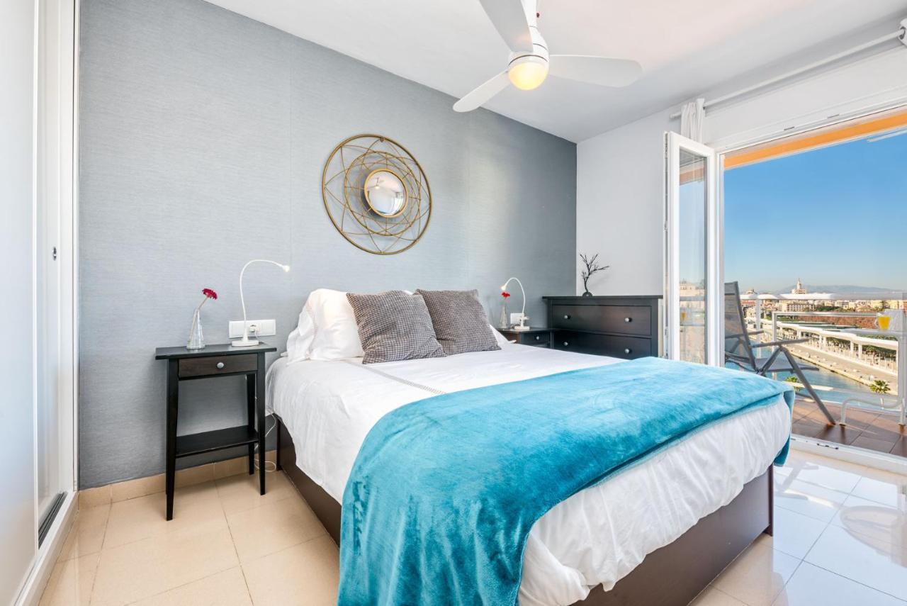 Susana Beach Apartment In Malaga By Solaga Holiday Homes ภายนอก รูปภาพ
