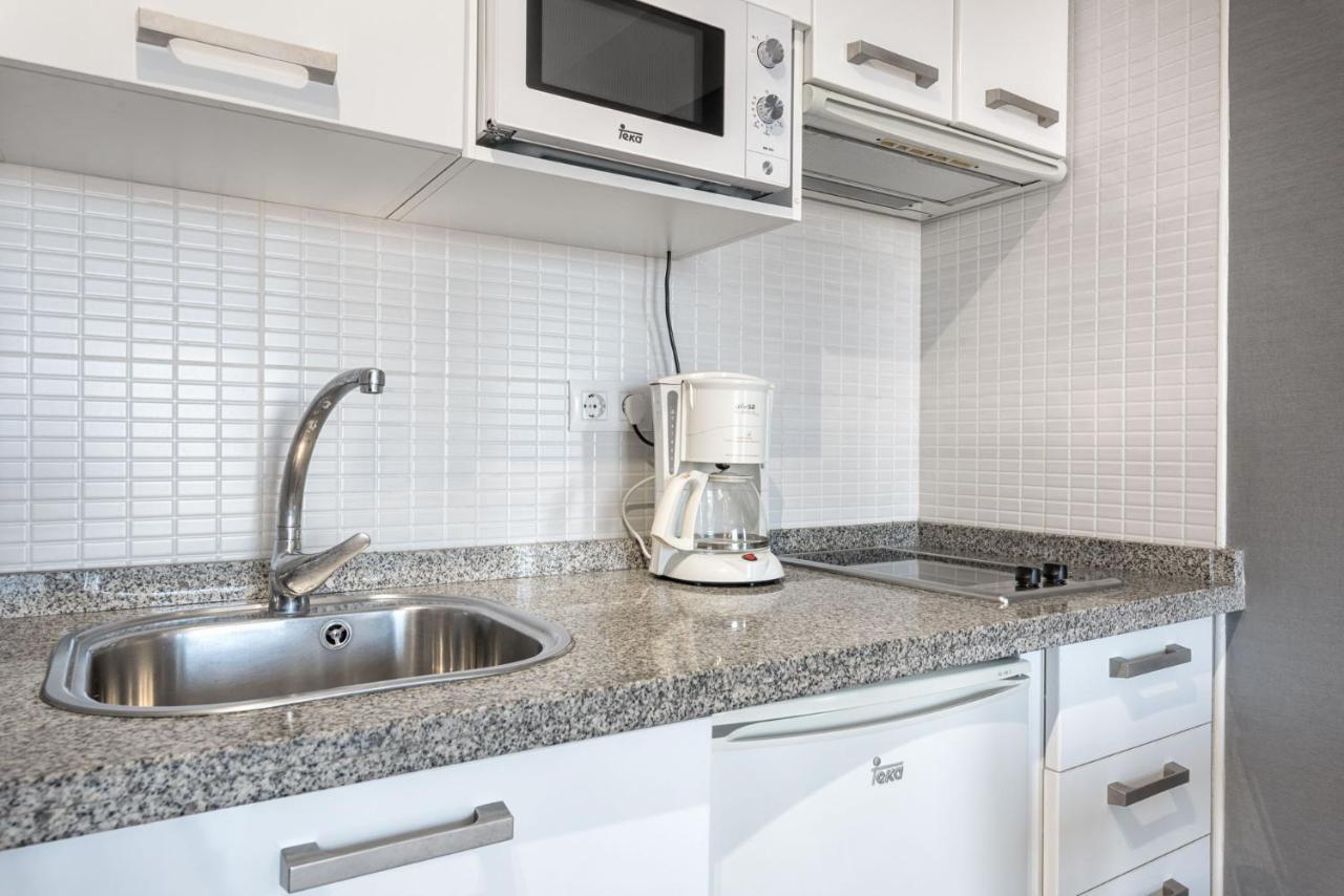 Susana Beach Apartment In Malaga By Solaga Holiday Homes ภายนอก รูปภาพ