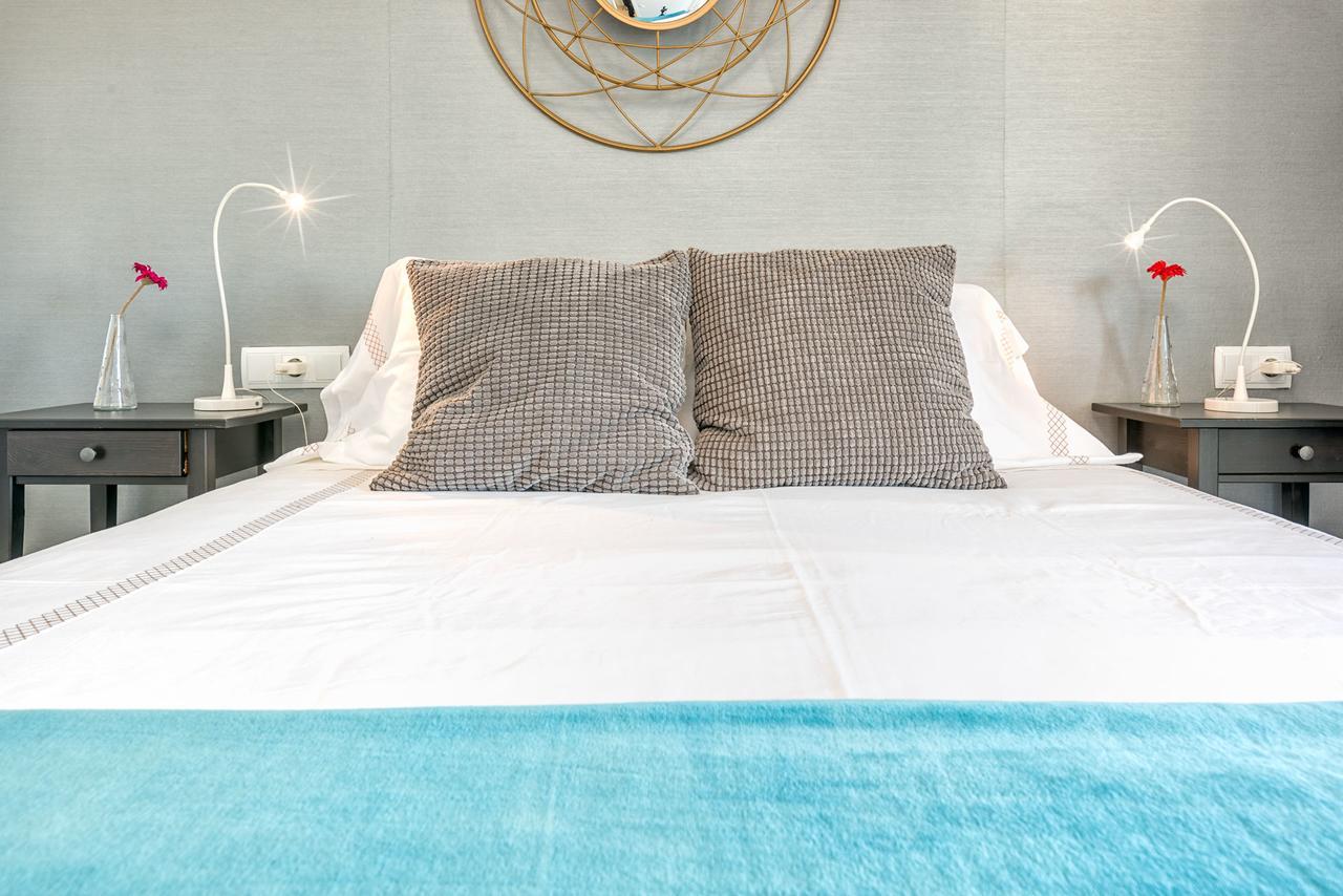 Susana Beach Apartment In Malaga By Solaga Holiday Homes ภายนอก รูปภาพ