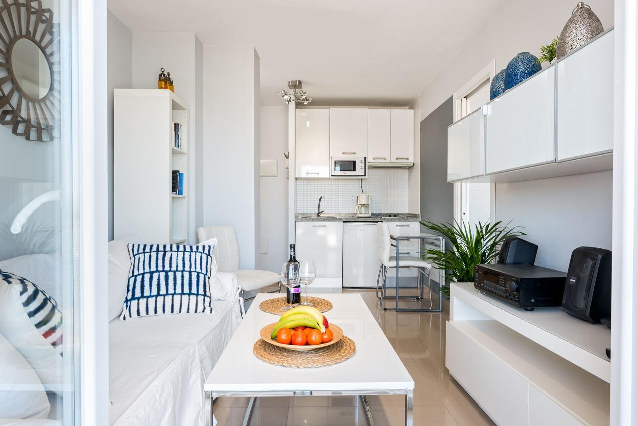 Susana Beach Apartment In Malaga By Solaga Holiday Homes ภายนอก รูปภาพ