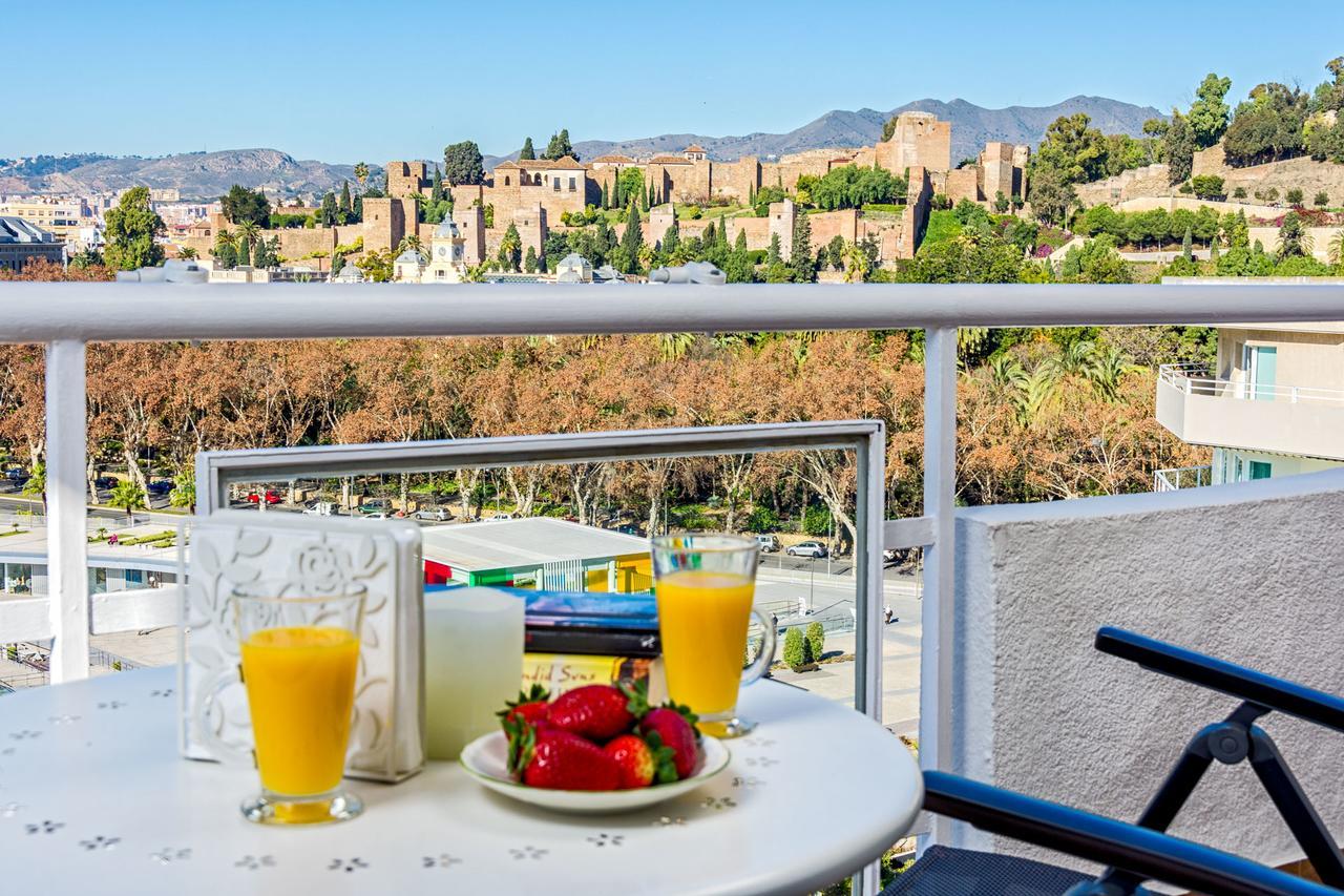 Susana Beach Apartment In Malaga By Solaga Holiday Homes ภายนอก รูปภาพ